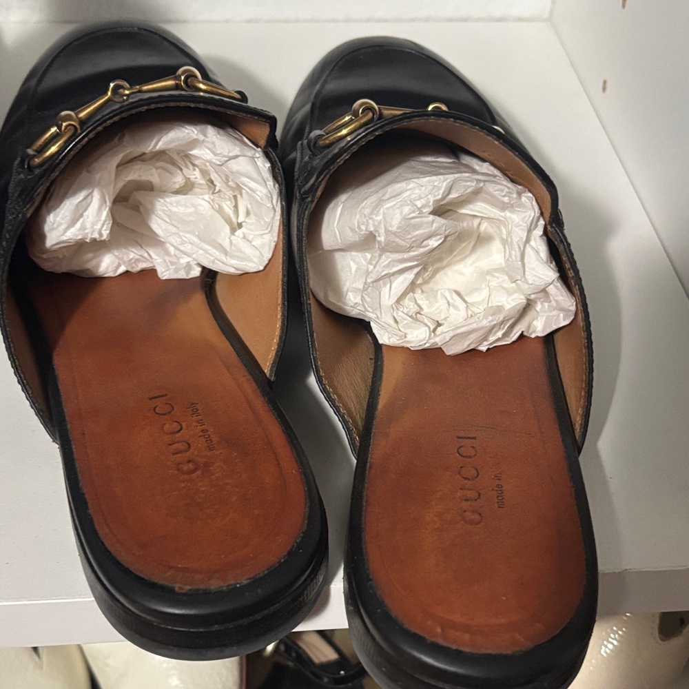 Gucci Black Leather Horsebit Mule Flats with Gold Hardware - Picture 5 of 5